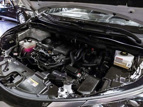 Used 2021 Toyota Sienna Platinum image 45