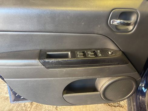 Used 2014 Jeep Patriot Latitude w/ Sun/Sound Group image 11