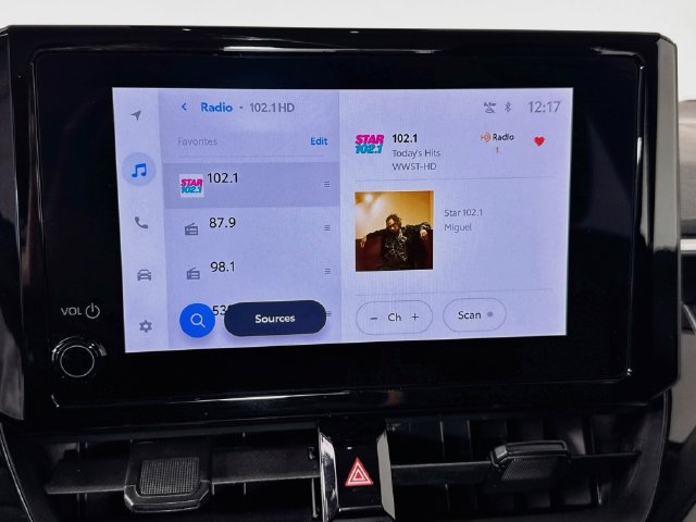 Used 2025 Toyota Corolla LE FWD image 22