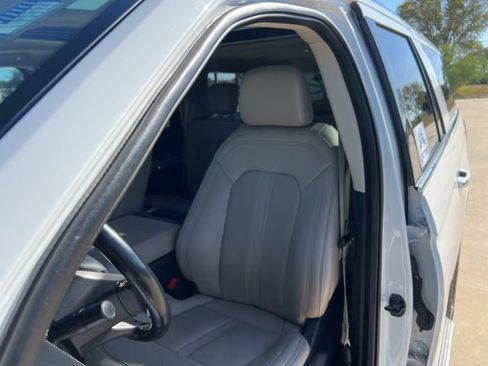 Used 2023 Ford Expedition Max Limited image 13