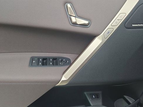 Used 2025 BMW iX xDrive50 image 14