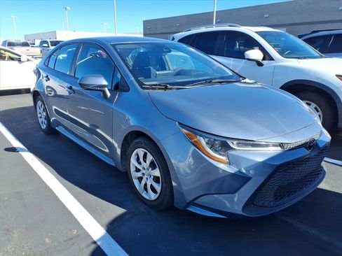 Used 2021 Toyota Corolla LE image 2