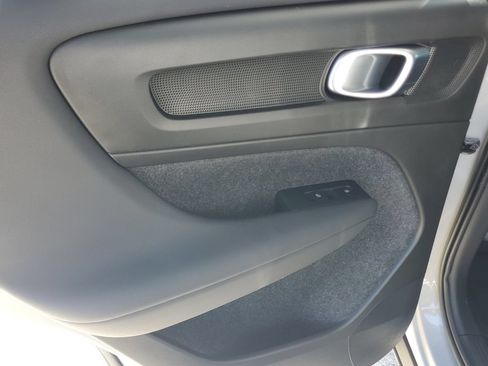 Certified 2023 Volvo XC40 B4 Core w/ Convenience Package FWD image 13