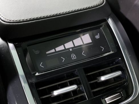 Used 2023 Volvo XC90 T8 Ultimate image 28