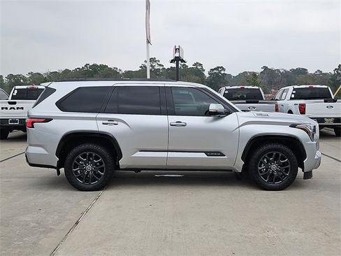 Used 2023 Toyota Sequoia Platinum image 4