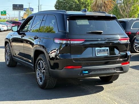 Used 2023 Jeep Grand Cherokee Trailhawk w/ Advanced Protech Group II AWD/4WD image 6