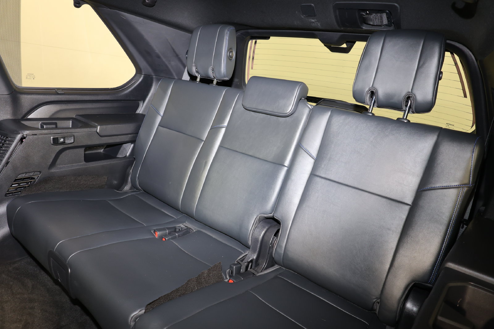 Used 2023 Toyota Sequoia Platinum AWD/4WD image 11