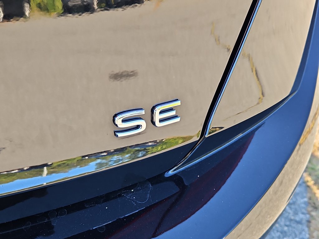 Certified 2025 Volkswagen Jetta SE w/ Sunroof Package FWD image 12