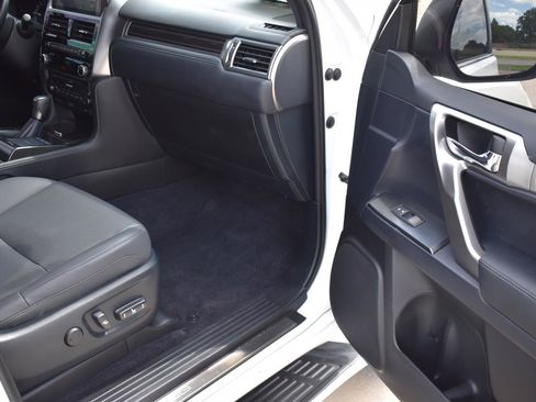 Used 2022 Lexus GX 460 Premium w/ Premium Plus Package AWD/4WD image 16