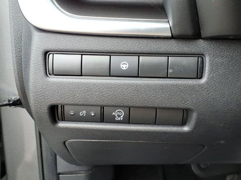 Certified 2023 Nissan Rogue SV image 17