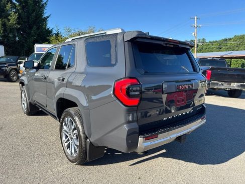 Used 2025 Toyota 4Runner Limited AWD/4WD image 3