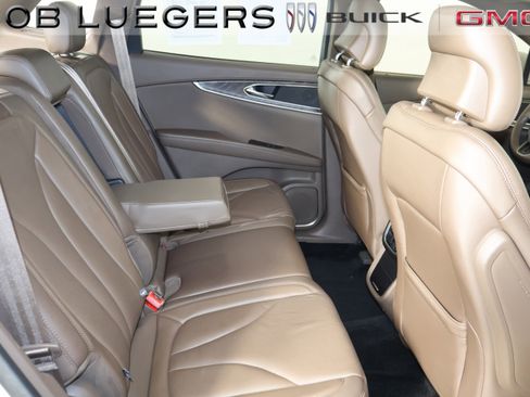 Used 2017 Lincoln MKX Reserve FWD image 17