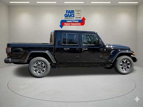 New 2026 Jeep Gladiator Sport AWD/4WD image 5