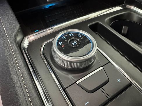 Used 2024 Ford Expedition Max XLT image 24