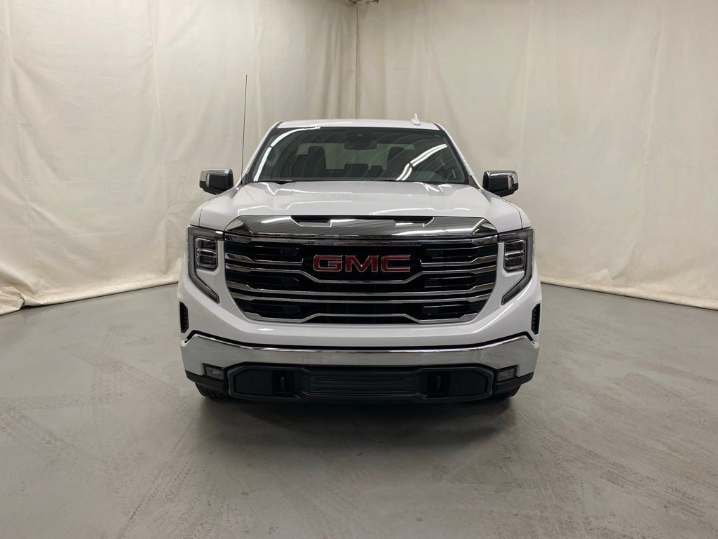 Used 2025 GMC Sierra 1500 SLT AWD/4WD image 3