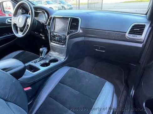 Used 2018 Jeep Grand Cherokee Altitude image 15