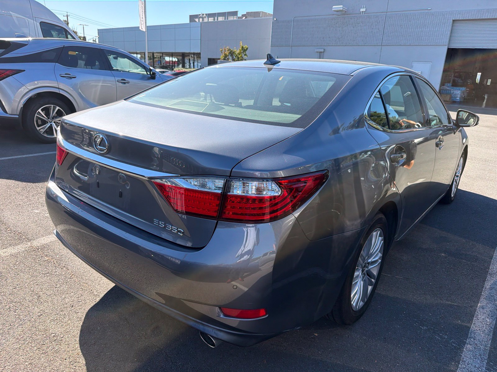 Used 2014 Lexus ES 350 w/ Premium Package FWD image 4