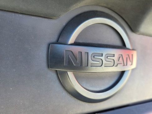 Used 2021 Nissan Frontier SV w/ Midnight Edition Floor Mats image 14