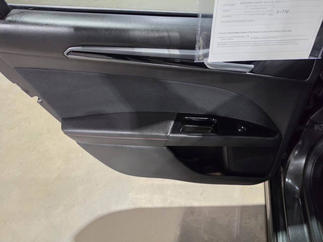 Used 2016 Ford Fusion SE FWD image 25