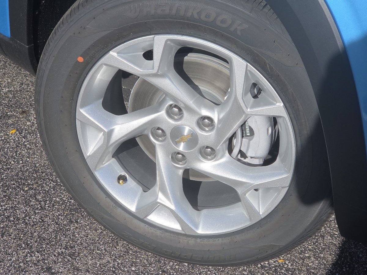 New 2026 Chevrolet Trax LS w/ LS Convenience Package FWD image 12