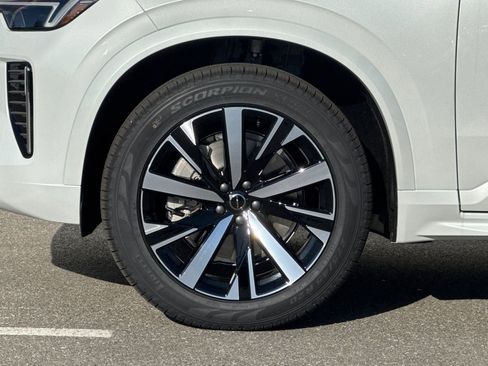 New 2026 Volvo XC90 B6 Core image 33