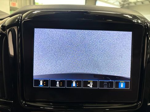 Used 2023 Chevrolet Traverse LT w/ LT Premium Package AWD/4WD image 30
