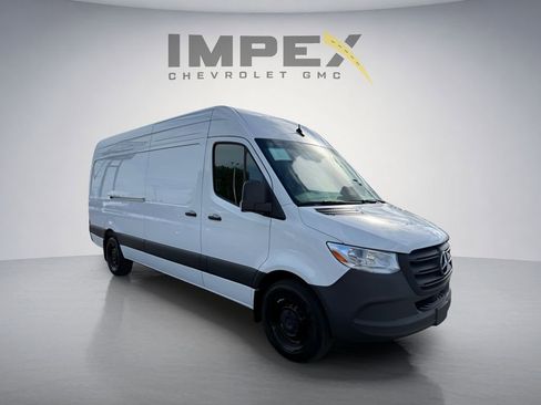 Used 2025 Mercedes-Benz Sprinter 2500 image 7