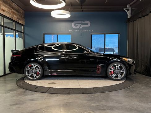 Used 2021 Kia Stinger GT1 image 2