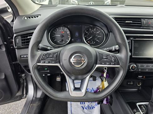 Used 2019 Nissan Rogue Sport S FWD image 17