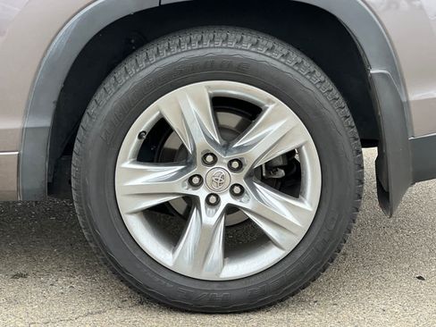 Used 2014 Toyota Highlander Limited AWD/4WD image 24