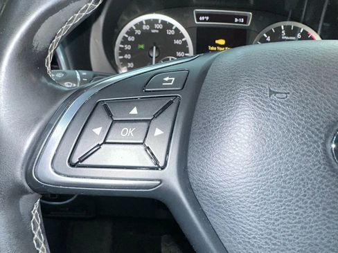 Used 2017 INFINITI QX30 Premium w/ Navigation Package image 17