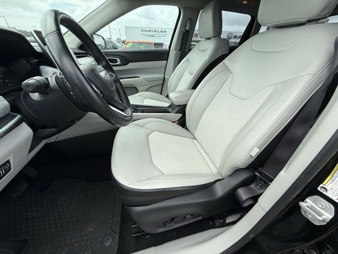 Certified 2022 Jeep Compass Latitude w/ Convenience Group image 9