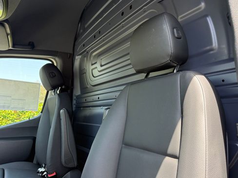 New 2025 Mercedes-Benz Sprinter 2500 image 24