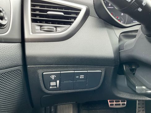 Used 2016 Hyundai Veloster Turbo image 20