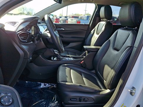 Used 2021 Buick Encore GX Essence AWD/4WD image 14