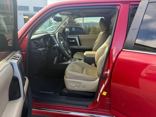 Used 2015 Toyota 4Runner Limited AWD/4WD image 26