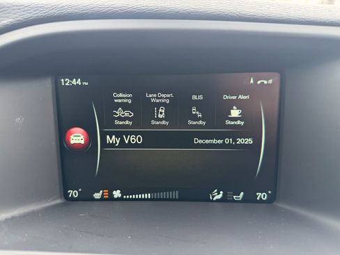 Used 2016 Volvo V60 T5 Cross Country Platinum w/ Climate Package image 39