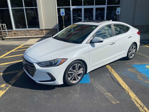 Used 2017 Hyundai Elantra Limited w/ Limited Tech Package 04 FWD image 2