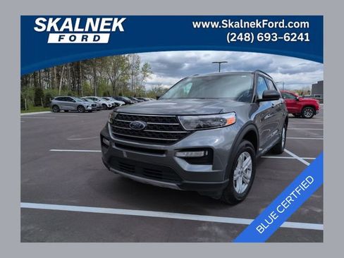 Used 2024 Ford Explorer XLT w/ Equipment Group 202A AWD/4WD image 1