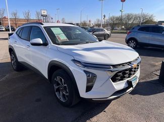 Used 2025 Chevrolet Trax LT w/ LT Convenience Package video 1