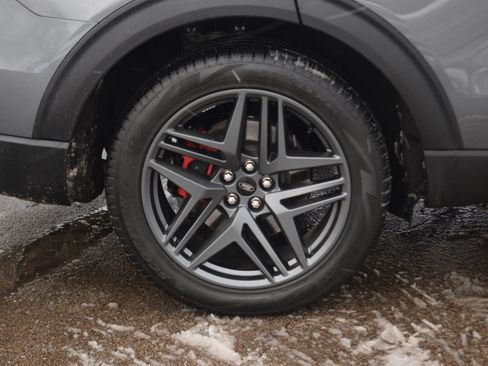 Used 2025 Ford Explorer ST image 28