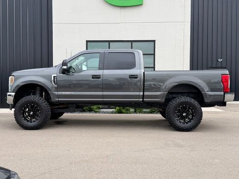 Used 2019 Ford F250 XLT AWD/4WD image 2