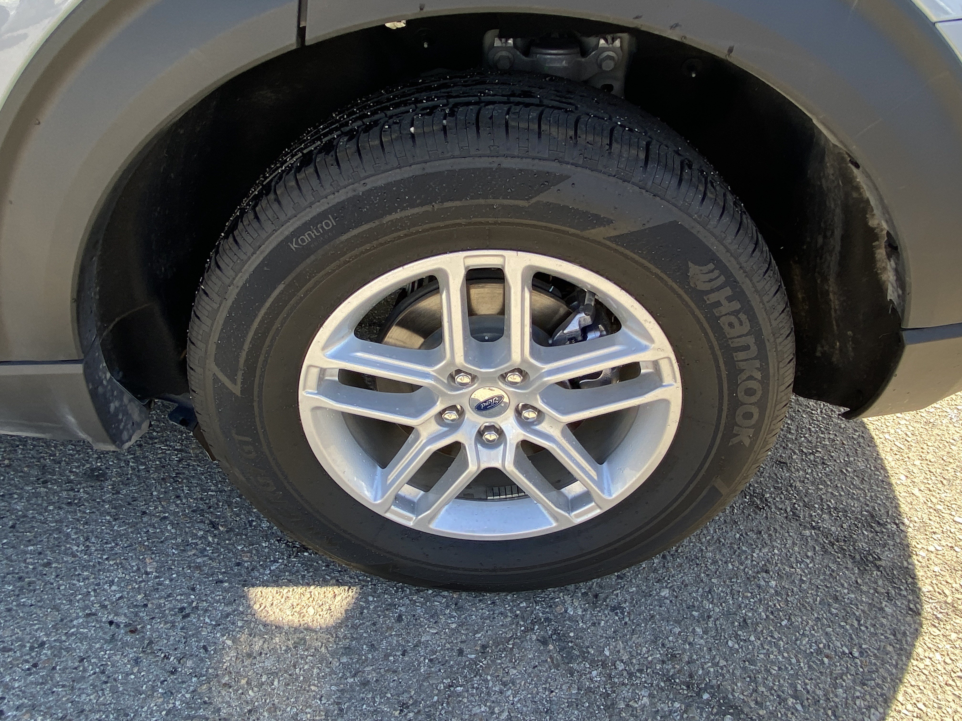 Used 2025 Ford Explorer Active RWD image 10