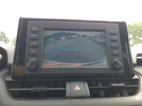 Used 2019 Toyota RAV4 XLE w/ Convenience Package FWD image 23