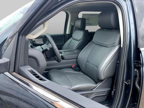 New 2026 Ford Expedition Active RWD image 9