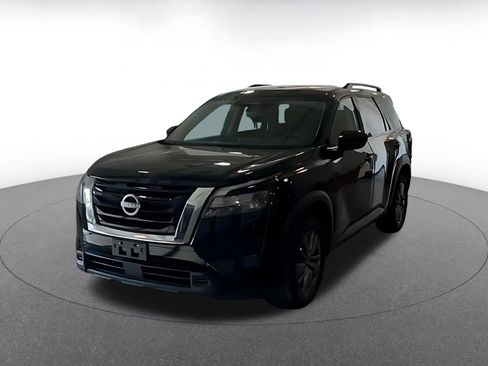 Used 2025 Nissan Pathfinder SV image 7