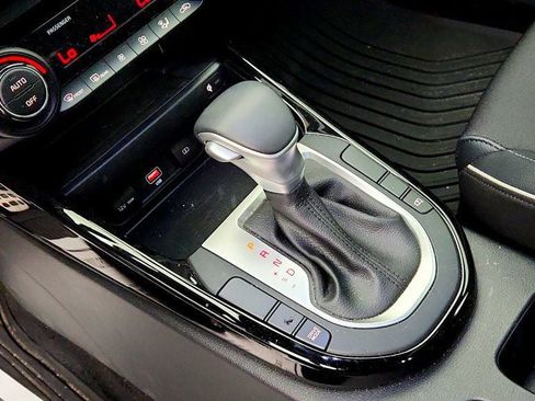 Used 2024 Kia Forte GT-Line w/ GT-Line Premium Package FWD image 17