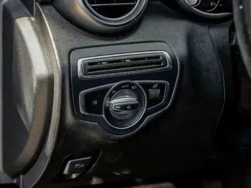 Used 2020 Mercedes-Benz C 300 Sedan image 25