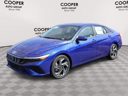 New 2025 Hyundai Elantra Limited image 3