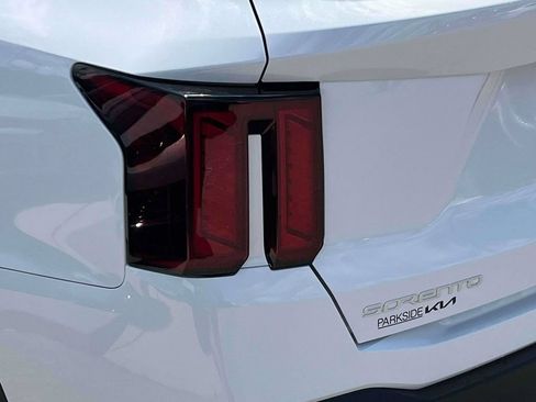 Certified 2026 Kia Sorento LX FWD image 32